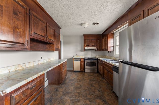 17302 McKenney Ave, Dewitt, VA 23840