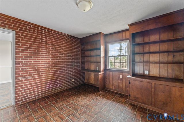 17302 McKenney Ave, Dewitt, VA 23840