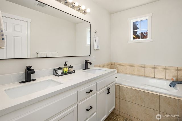 827 180th Street SW, Lynnwood, WA 98037