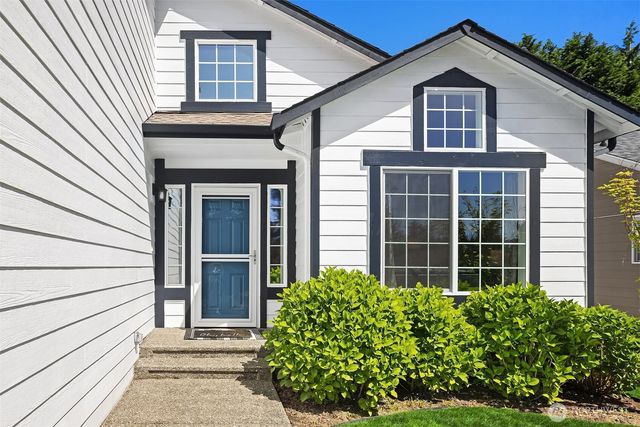 827 180th Street SW, Lynnwood, WA 98037