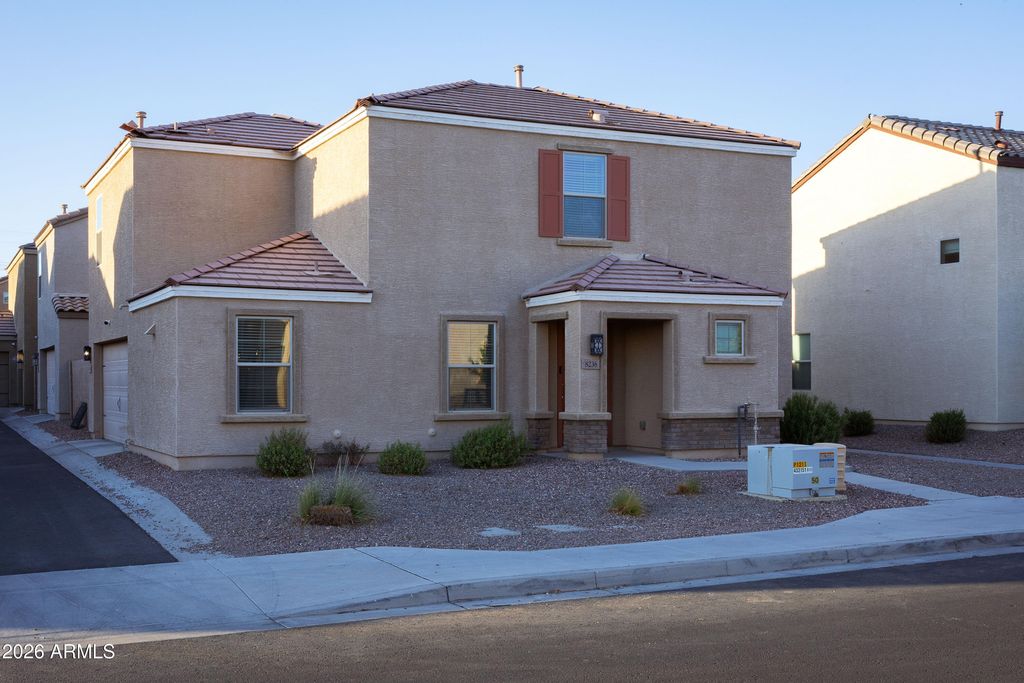 8236 W ALBENIZ Place, Phoenix, AZ 85043 — photo 3