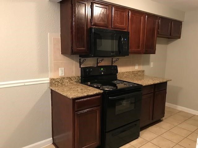 6311 Twinhill Drive, Arlington, TX 76016