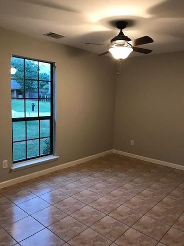 6311 Twinhill Drive, Arlington, TX 76016