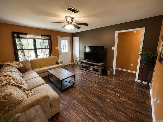 14 Rolling Creek Cir, Conway, AR 72032