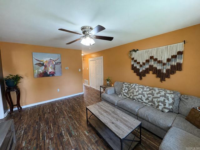 14 Rolling Creek Cir, Conway, AR 72032