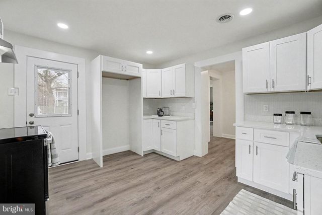 35 N FRANKLIN ST, Waynesboro, PA 17268