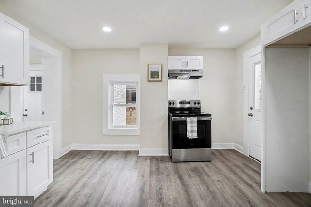 35 N FRANKLIN ST, Waynesboro, PA 17268