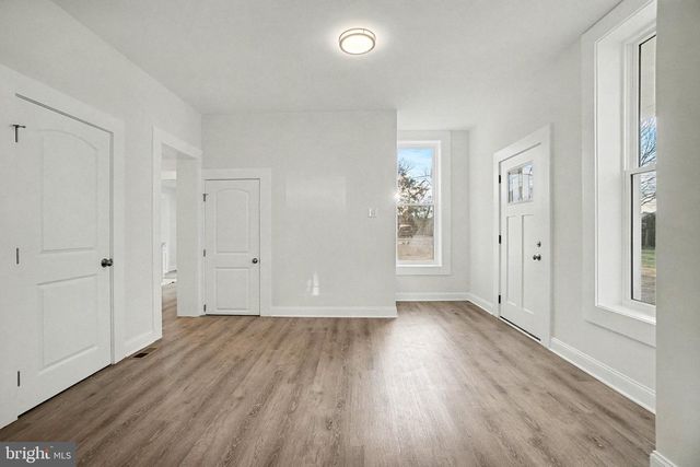 35 N FRANKLIN ST, Waynesboro, PA 17268