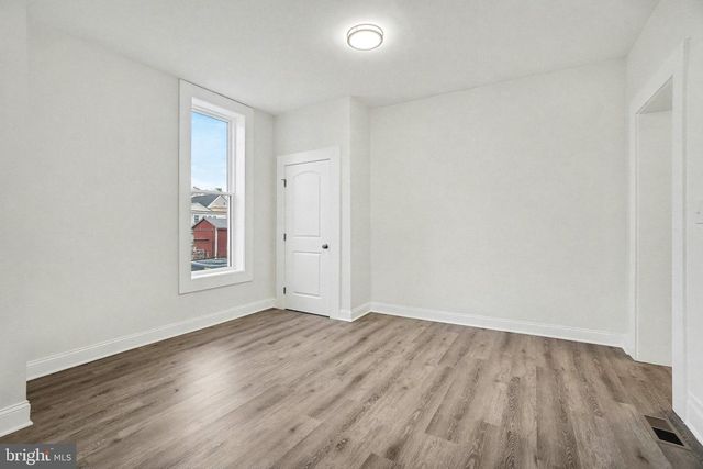 35 N FRANKLIN ST, Waynesboro, PA 17268