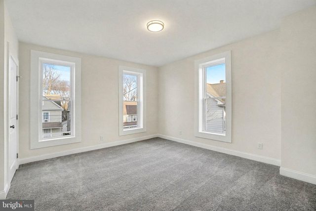 35 N FRANKLIN ST, Waynesboro, PA 17268