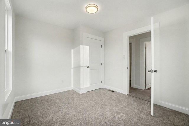 35 N FRANKLIN ST, Waynesboro, PA 17268