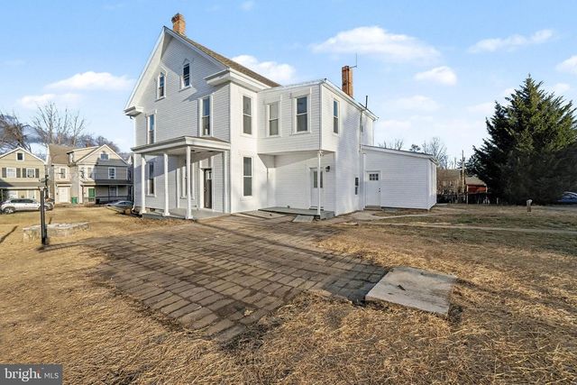 35 N FRANKLIN ST, Waynesboro, PA 17268