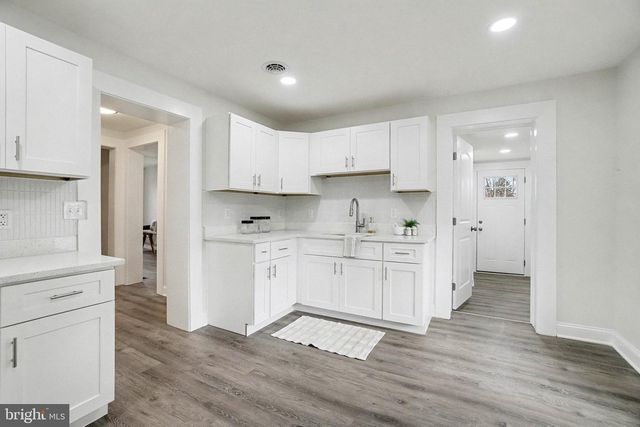 35 N FRANKLIN ST, Waynesboro, PA 17268