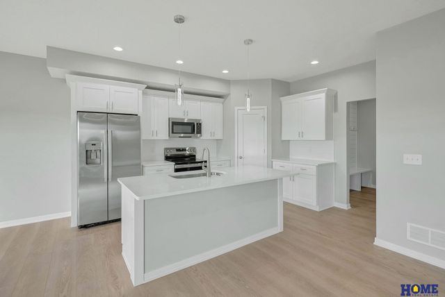 103 W Cowdrey Lane, Lincoln, NE 68523