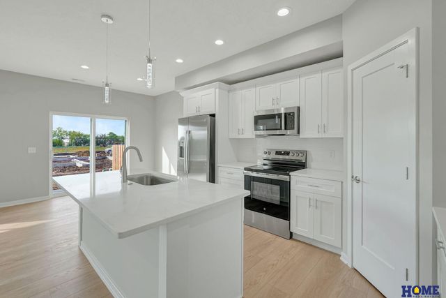 103 W Cowdrey Lane, Lincoln, NE 68523