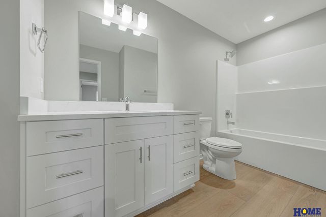 103 W Cowdrey Lane, Lincoln, NE 68523