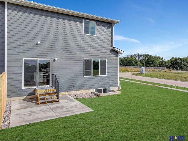 103 W Cowdrey Lane, Lincoln, NE 68523