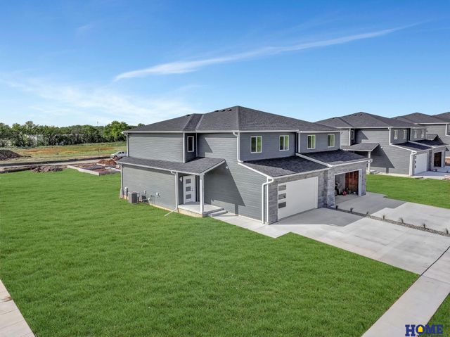 103 W Cowdrey Lane, Lincoln, NE 68523