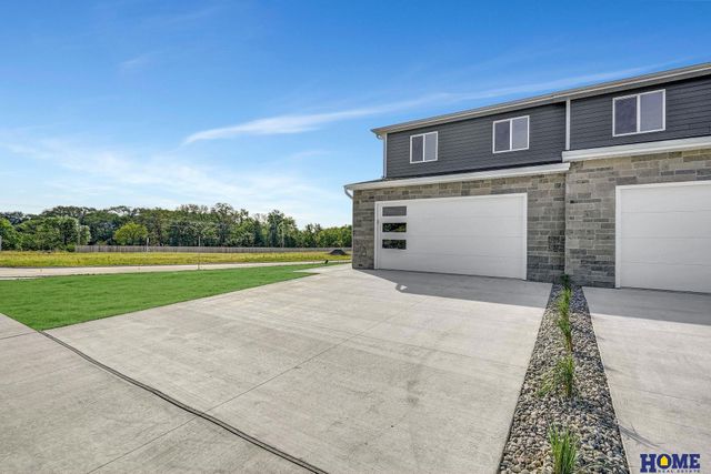 103 W Cowdrey Lane, Lincoln, NE 68523