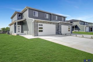 103 W Cowdrey Lane, Lincoln, NE 68523