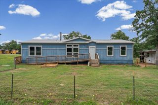 126 Cherokee CIR, Smithville, TX 78957