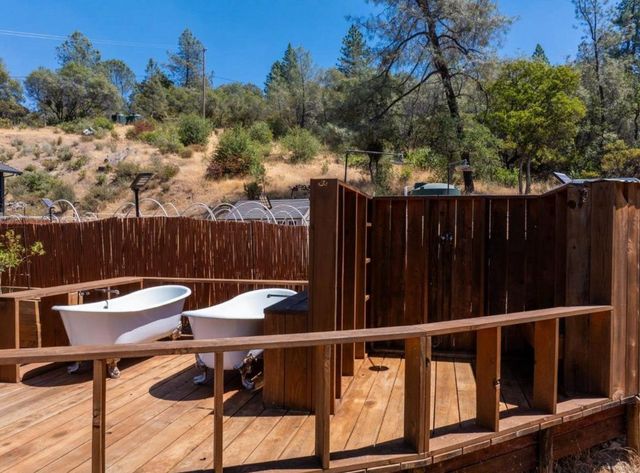 12233 Hilltop Dr, Grass Valley, CA 95949