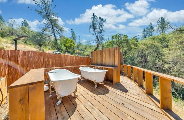 12233 Hilltop Dr, Grass Valley, CA 95949