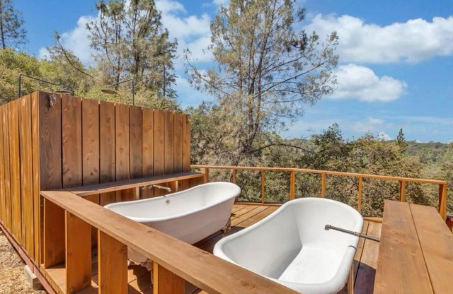 12233 Hilltop Dr, Grass Valley, CA 95949