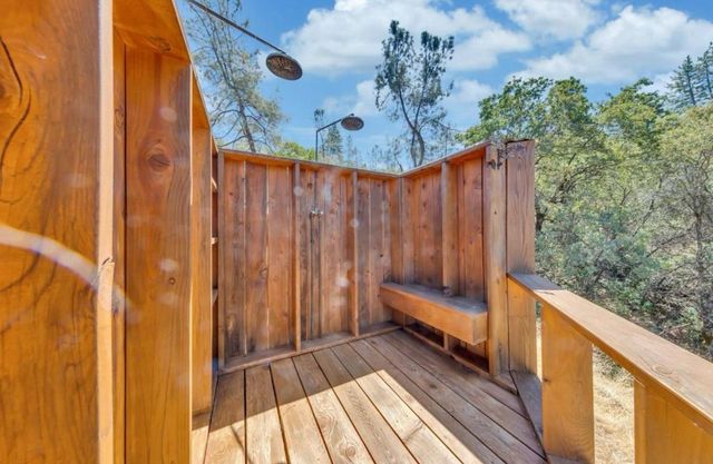 12233 Hilltop Dr, Grass Valley, CA 95949