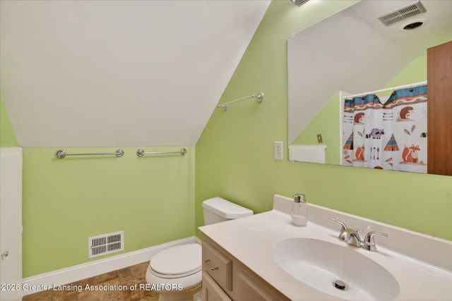 12830 Upton Road, Bath, MI 48808