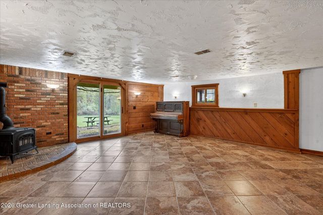 12830 Upton Road, Bath, MI 48808