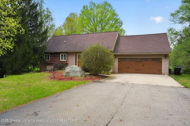 12830 Upton Road, Bath, MI 48808