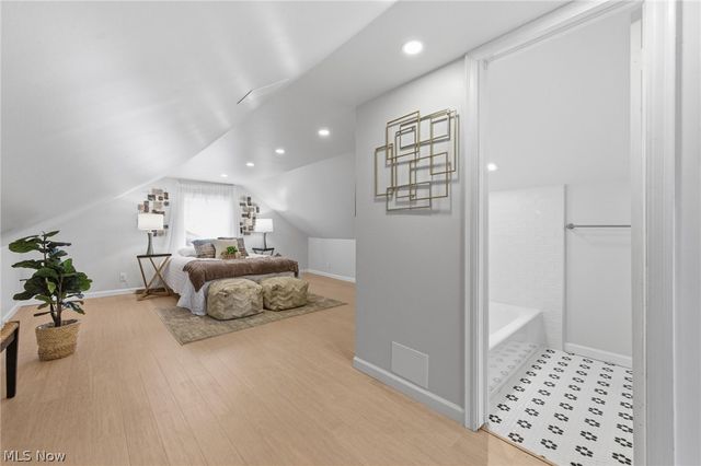 22875 Fairmount Boulevard, Shaker Heights, OH 44118