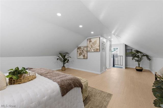 22875 Fairmount Boulevard, Shaker Heights, OH 44118