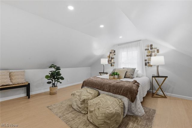 22875 Fairmount Boulevard, Shaker Heights, OH 44118