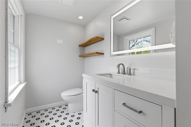 22875 Fairmount Boulevard, Shaker Heights, OH 44118