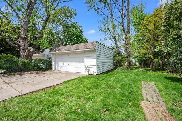 22875 Fairmount Boulevard, Shaker Heights, OH 44118
