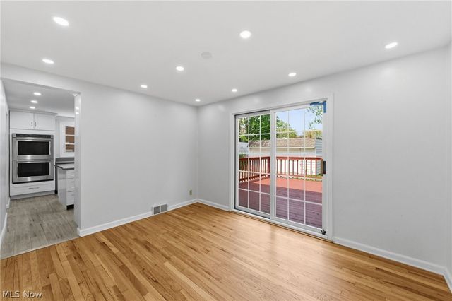 22875 Fairmount Boulevard, Shaker Heights, OH 44118