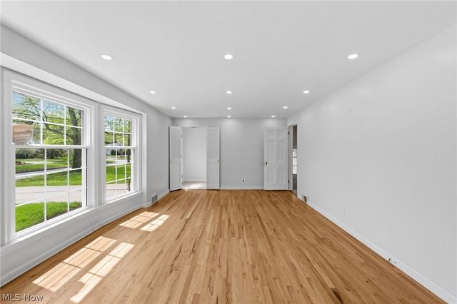 22875 Fairmount Boulevard, Shaker Heights, OH 44118