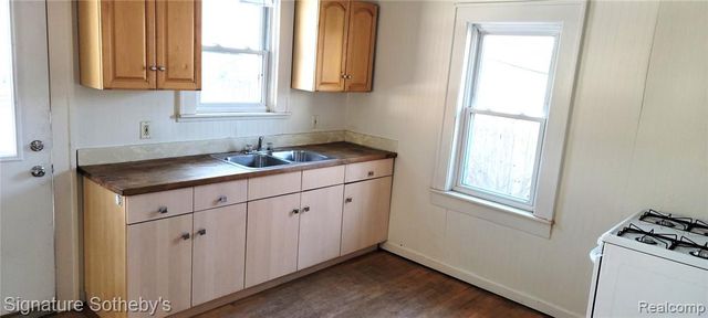 3031 Trowbridge Street, Hamtramck, MI 48212