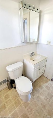 3031 Trowbridge Street, Hamtramck, MI 48212