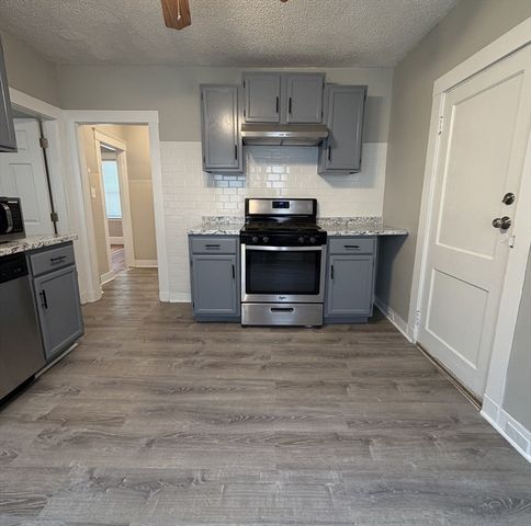 8-10 Mattakeeset St 10, Boston, MA 02136