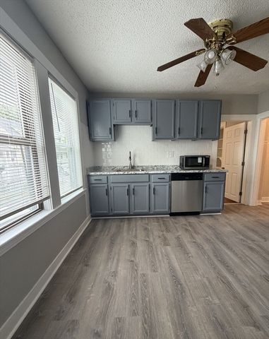 8-10 Mattakeeset St 10, Boston, MA 02136