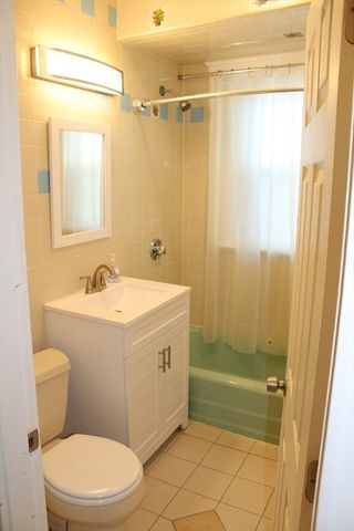8-10 Mattakeeset St 10, Boston, MA 02136