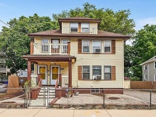 8-10 Mattakeeset St 10, Boston, MA 02136