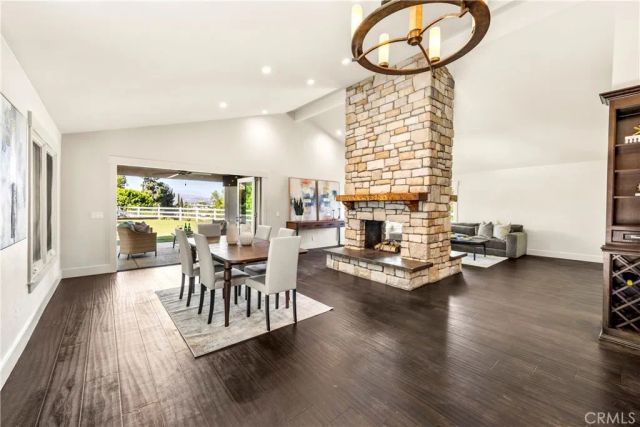 2201 Skyline Dr., Fullerton, CA 92831