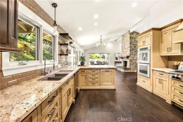 2201 Skyline Dr., Fullerton, CA 92831