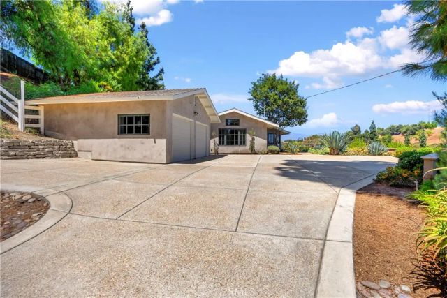2201 Skyline Dr., Fullerton, CA 92831