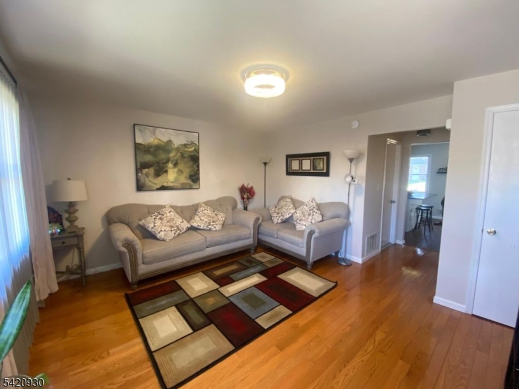 154 S 6Th Ave, Manville Boro, NJ 08835 — photo 2