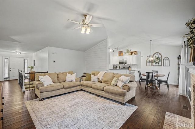 1053 Big Sky Drive, Fenton, MO 63026